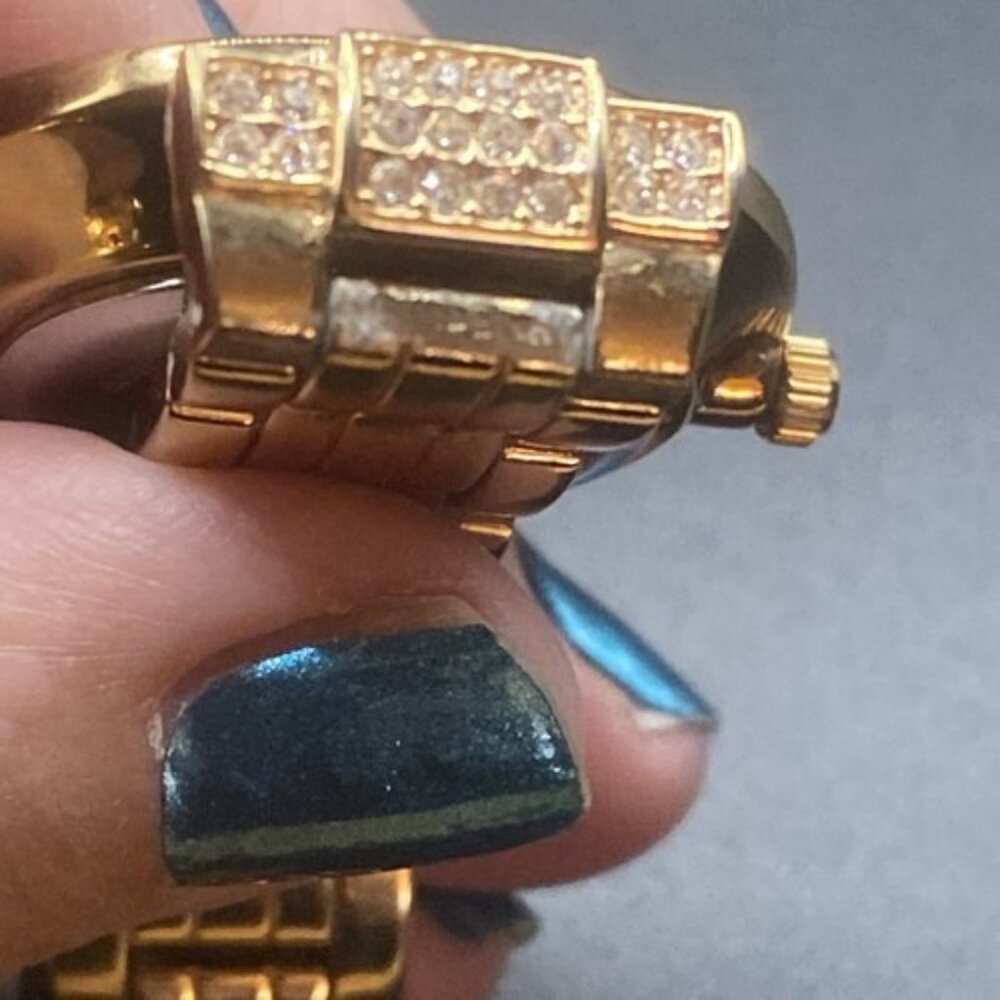 Anne Klein Women Watch Round Dial 26mm Crystals Gold Tone New Battery Runs LOOK - Picture 8 of 14